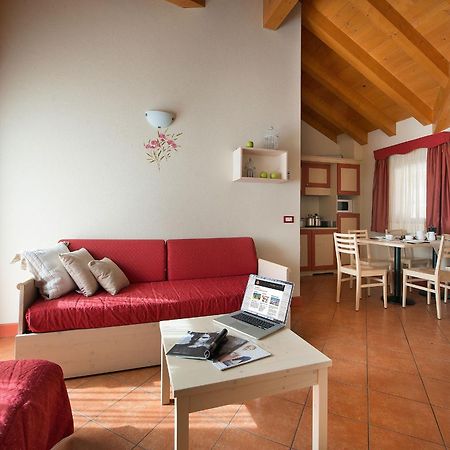 Residence Adamello Resort Ponte Di Legno Szoba fotó